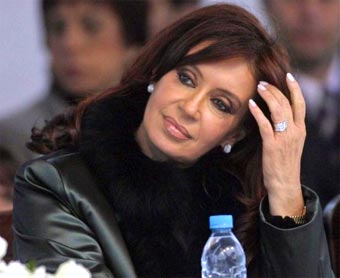 Las líneas rectoras iniciales del gobierno de <b>Cristina Fernández</b> de Kirchner ... - fernandez_kirchner_2