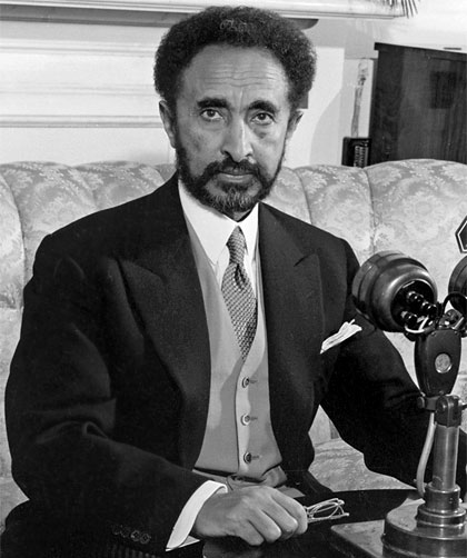 http://www.biografiasyvidas.com/biografia/h/fotos/haile_selassie.jpg