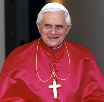 http://www.biografiasyvidas.com/biografia/r/fotos/ratzinger_2.jpg