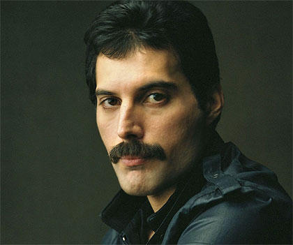 rastro Sustancial toque Biografia de Freddie Mercury