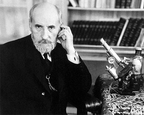 SANTIAGO RAMÓN Y CAJAL . La Tenacidad de un Sabio que hizo Escuela